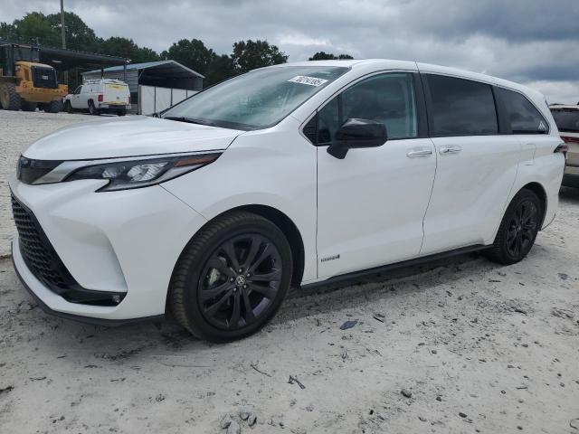 Global Auto Auctions: 2021 TOYOTA SIENNA XSE