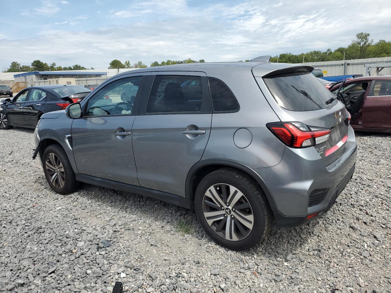 MITSUBISHI OUTLANDER ES