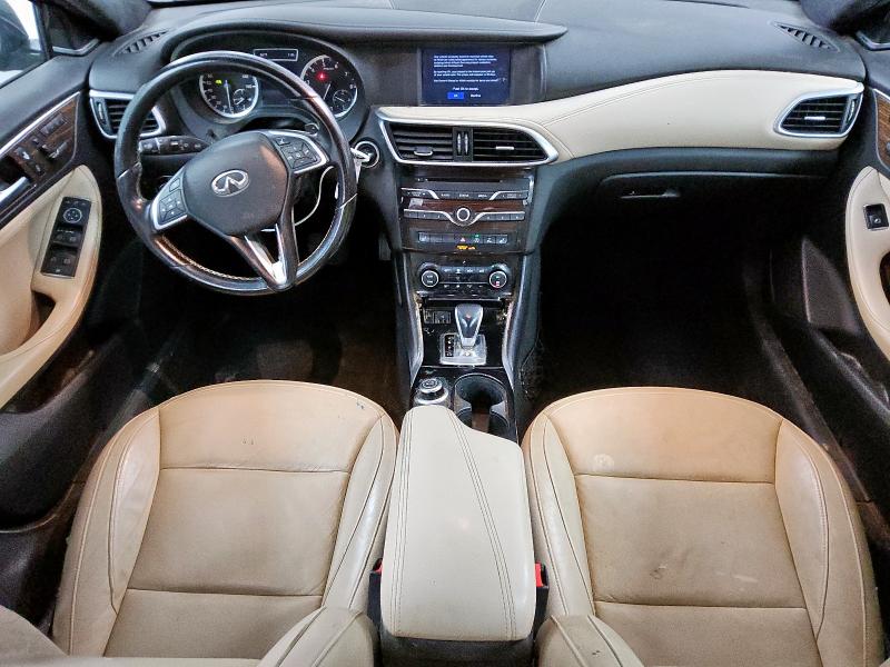 2018 INFINITI QX30 BASE SJKCH5CR2JA055541