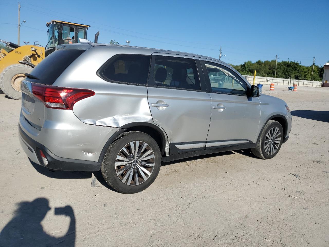 MITSUBISHI OUTLANDER SE