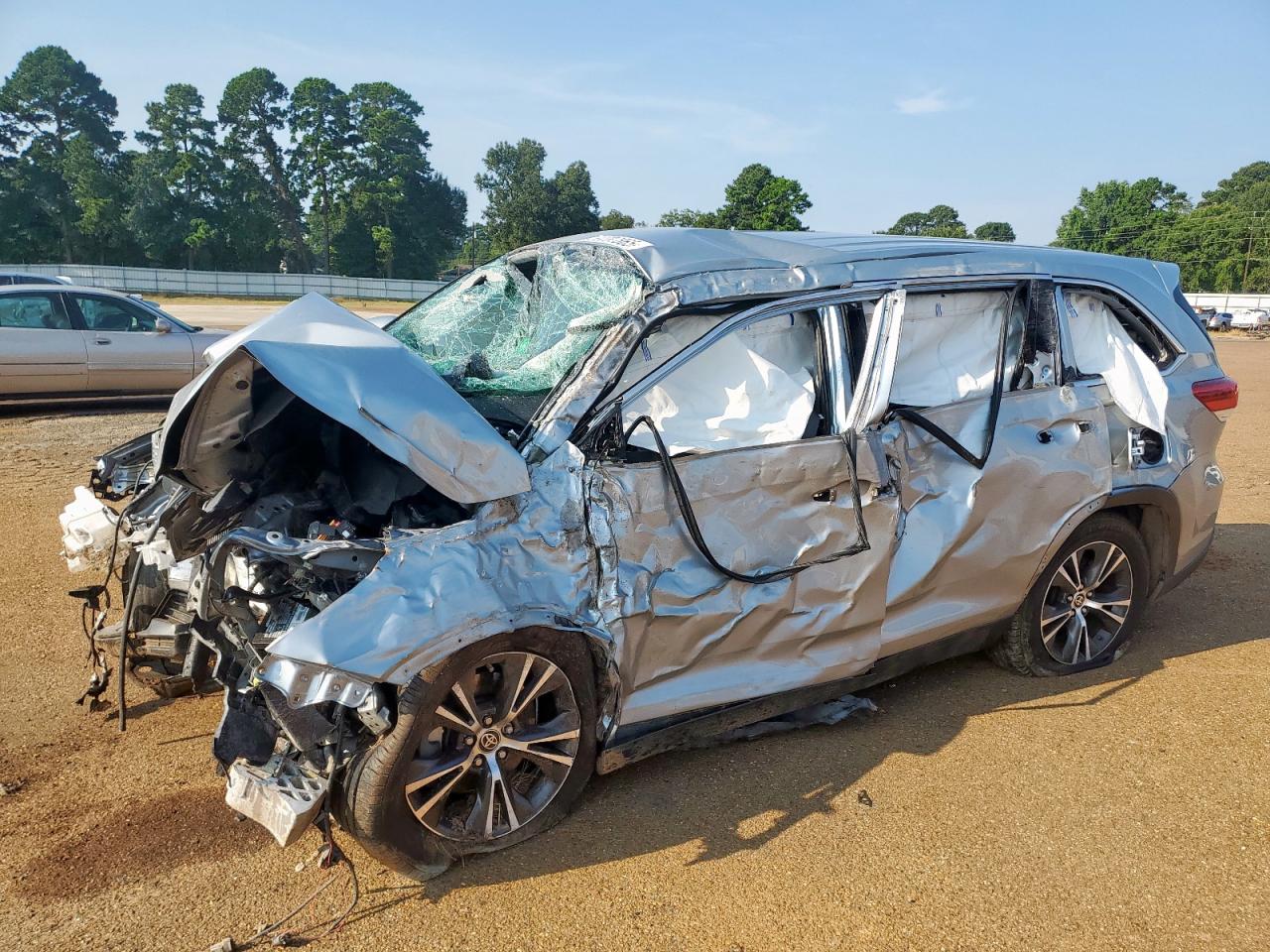TOYOTA HIGHLANDER LE