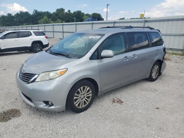 TOYOTA SIENNA XLE