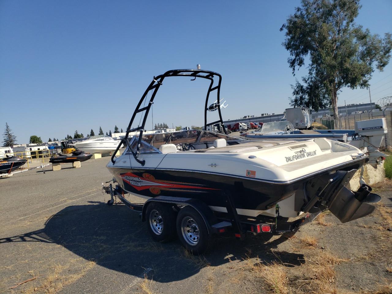 Lot #3259595424 2004 REINELL BOAT