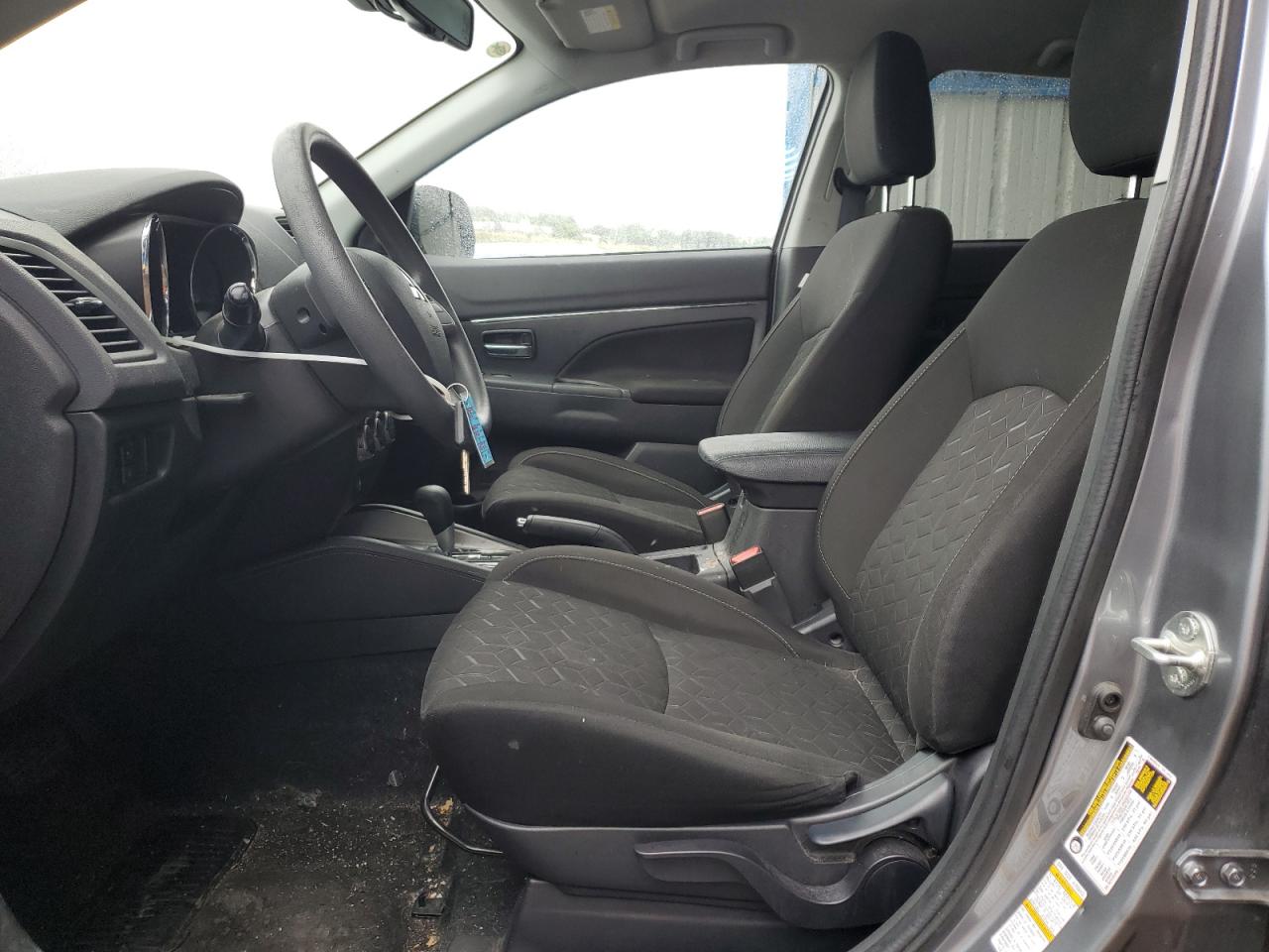 MITSUBISHI OUTLANDER ES