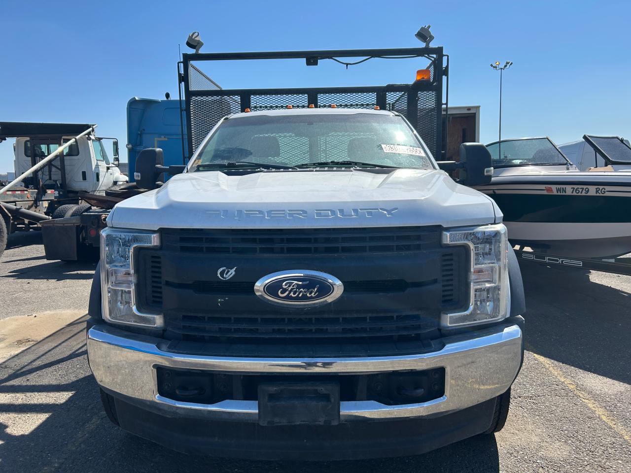 FORD F-550 SUPER DUTY