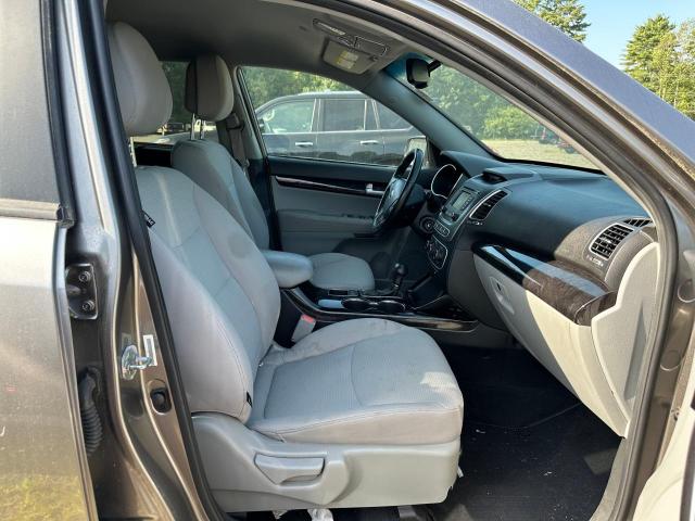 2015 KIA SORENTO LX 5XYKTCA65FG604912