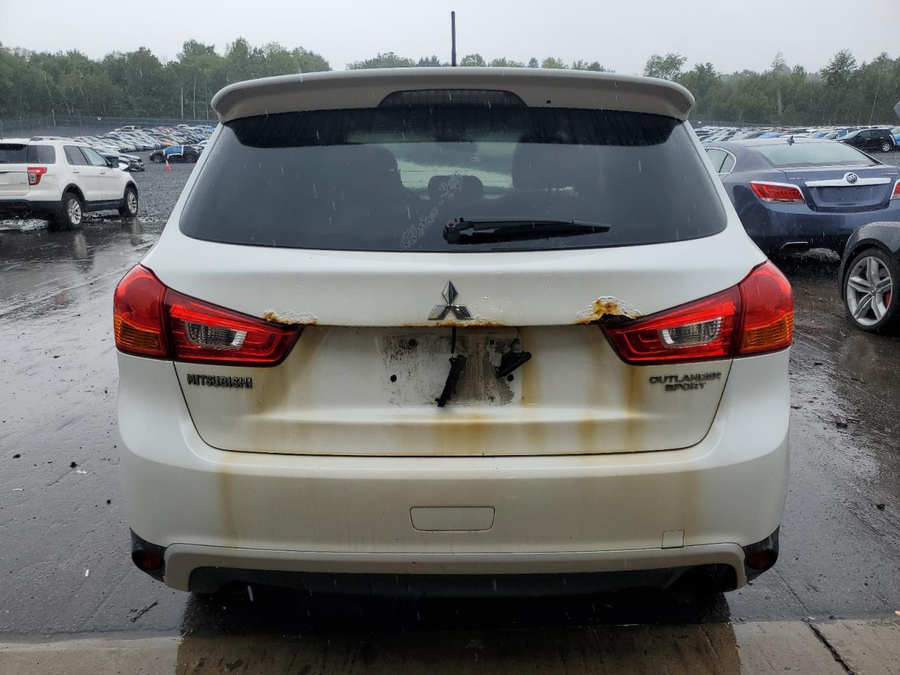 MITSUBISHI OUTLANDER ES