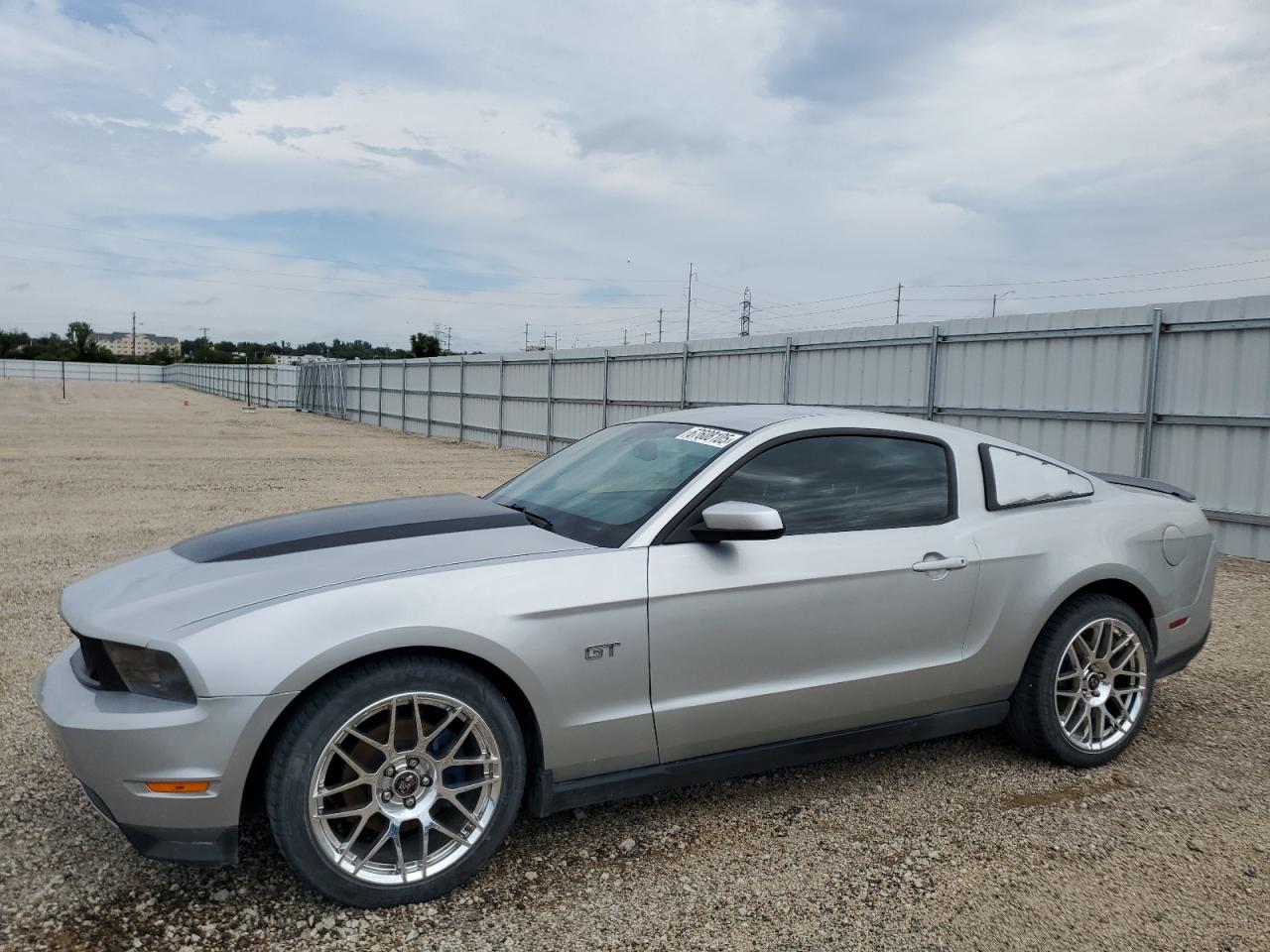 FORD MUSTANG GT