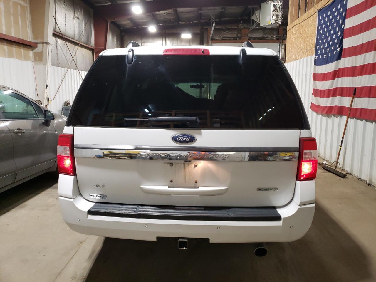 FORD EXPEDITION EL XLT