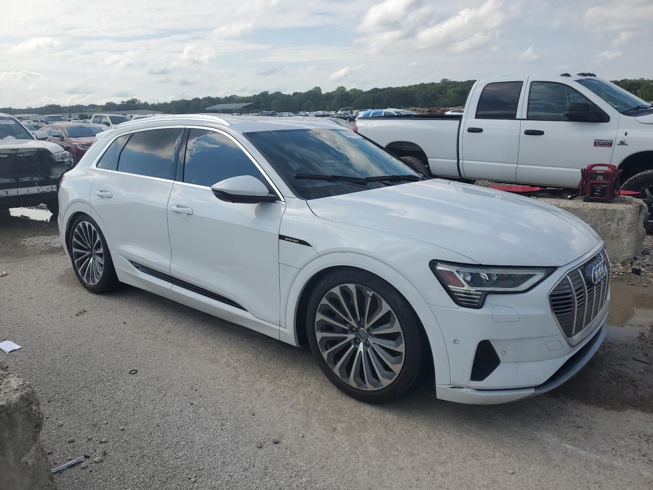 AUDI E-TRON PRESTIGE