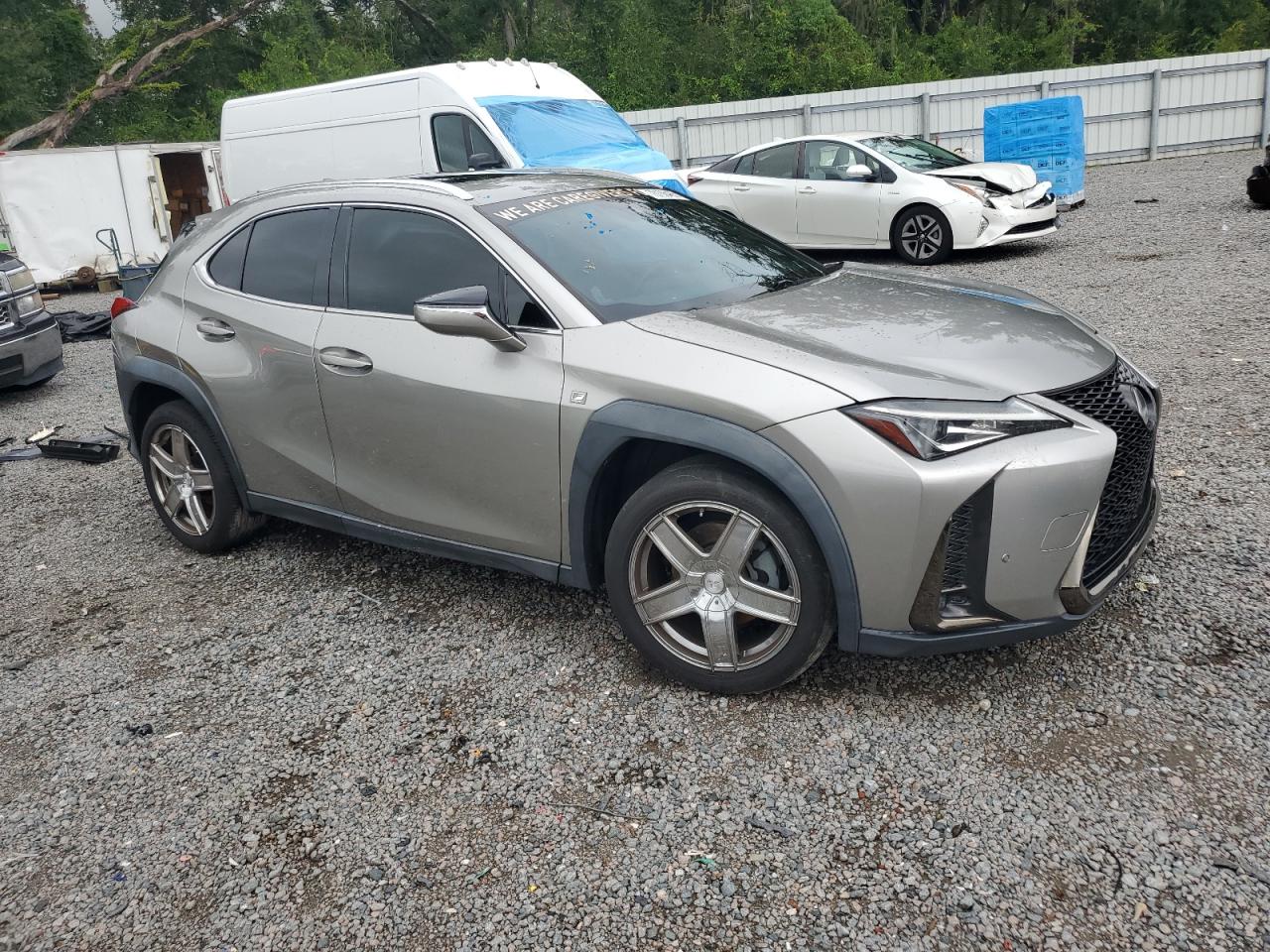 LEXUS UX 200
