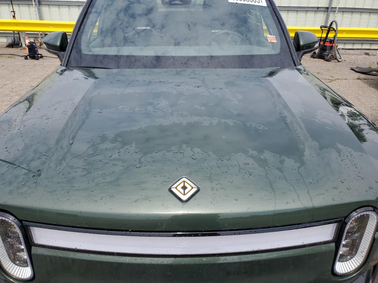 RIVIAN R1T LAUNCH EDITION