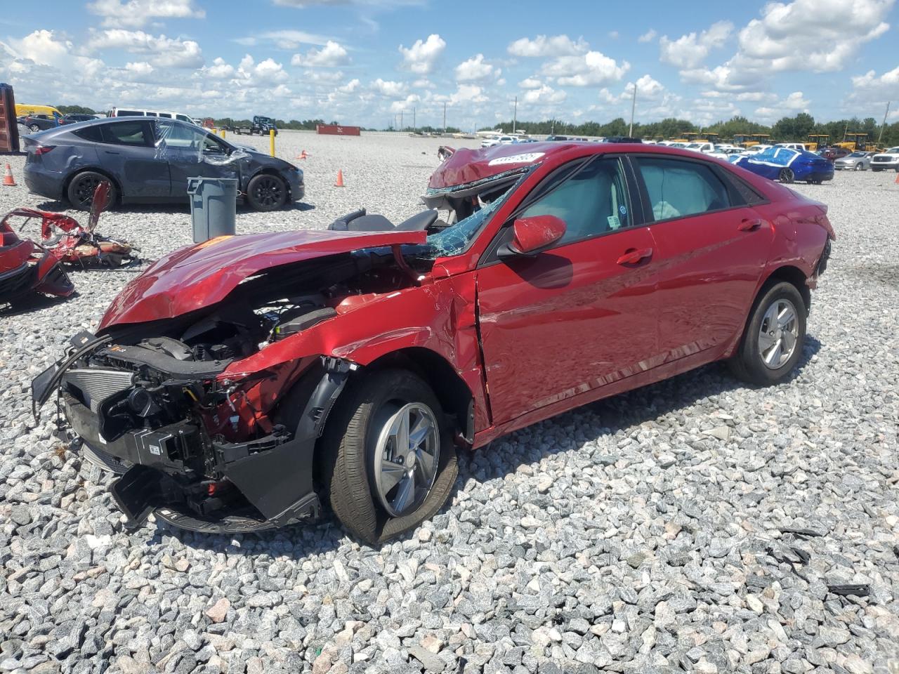 HYUNDAI ELANTRA SE