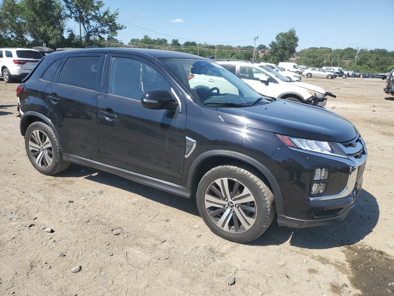 MITSUBISHI OUTLANDER SE