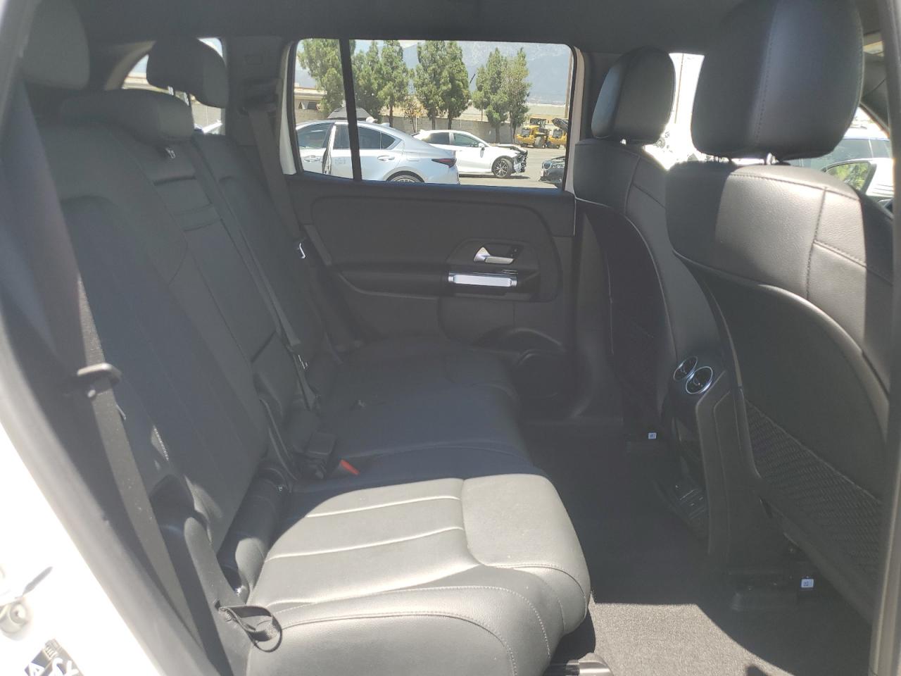 MERCEDES-BENZ EQB 300 4MATIC