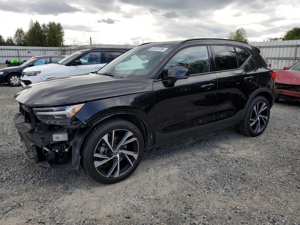 VOLVO XC40 T5 R-DESIGN