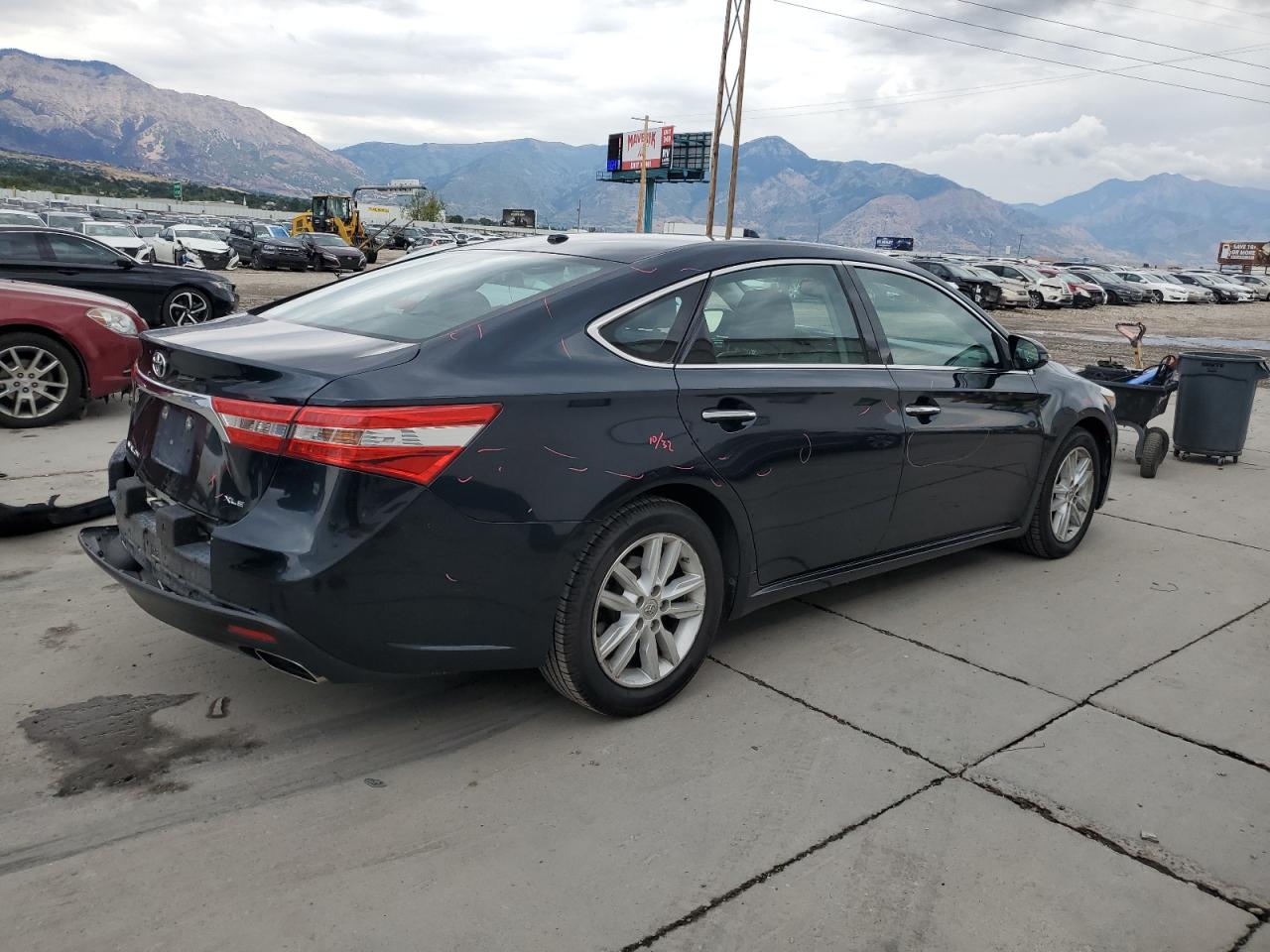 Lot #3308649491 2015 TOYOTA AVALON XLE