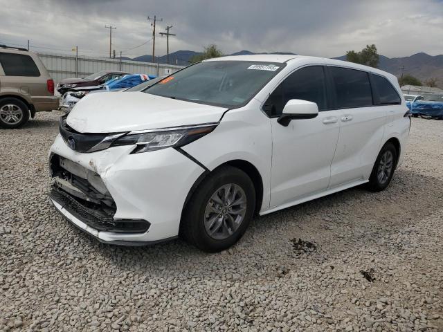 TOYOTA SIENNA LE