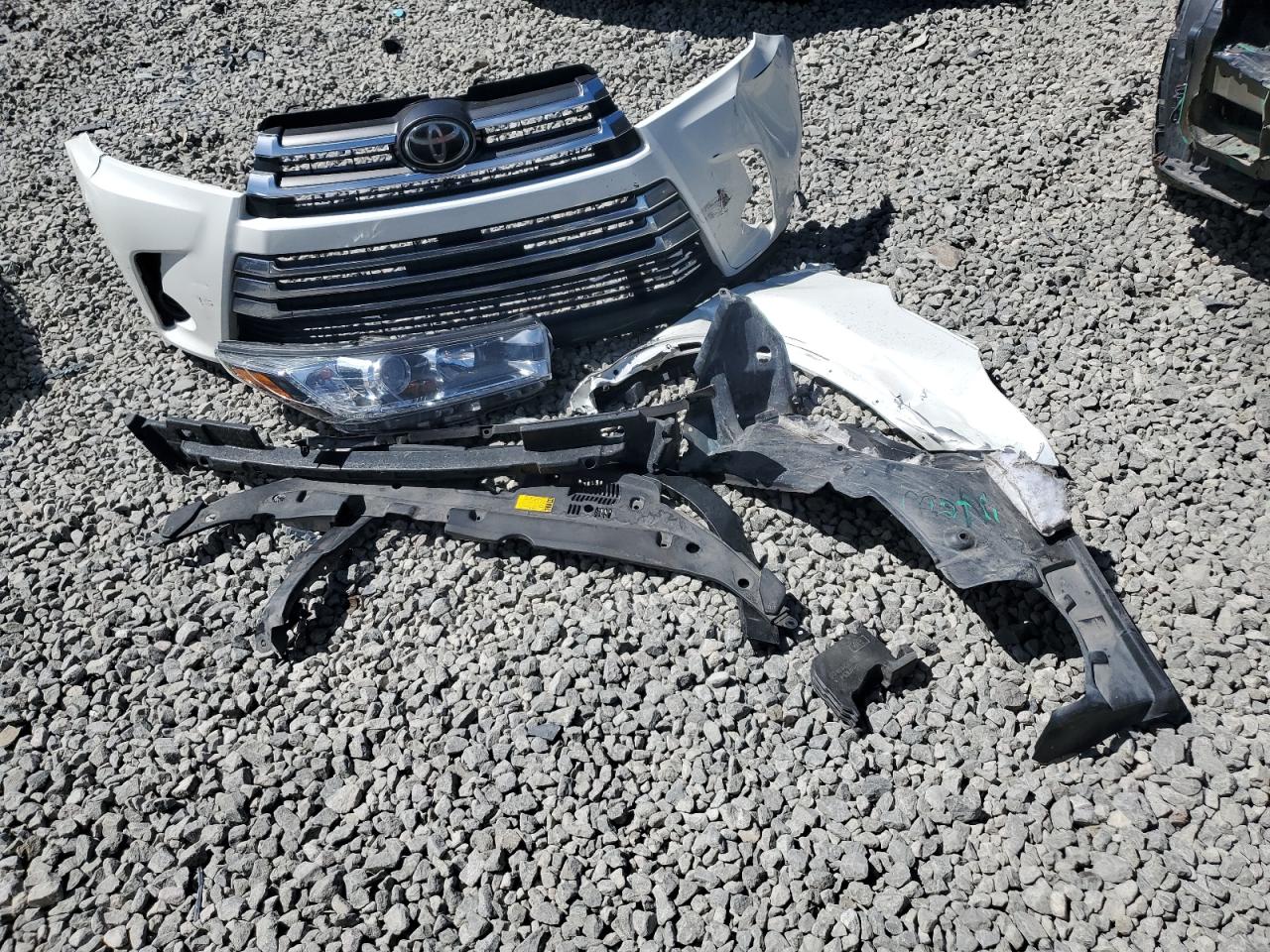 TOYOTA HIGHLANDER LIMITED