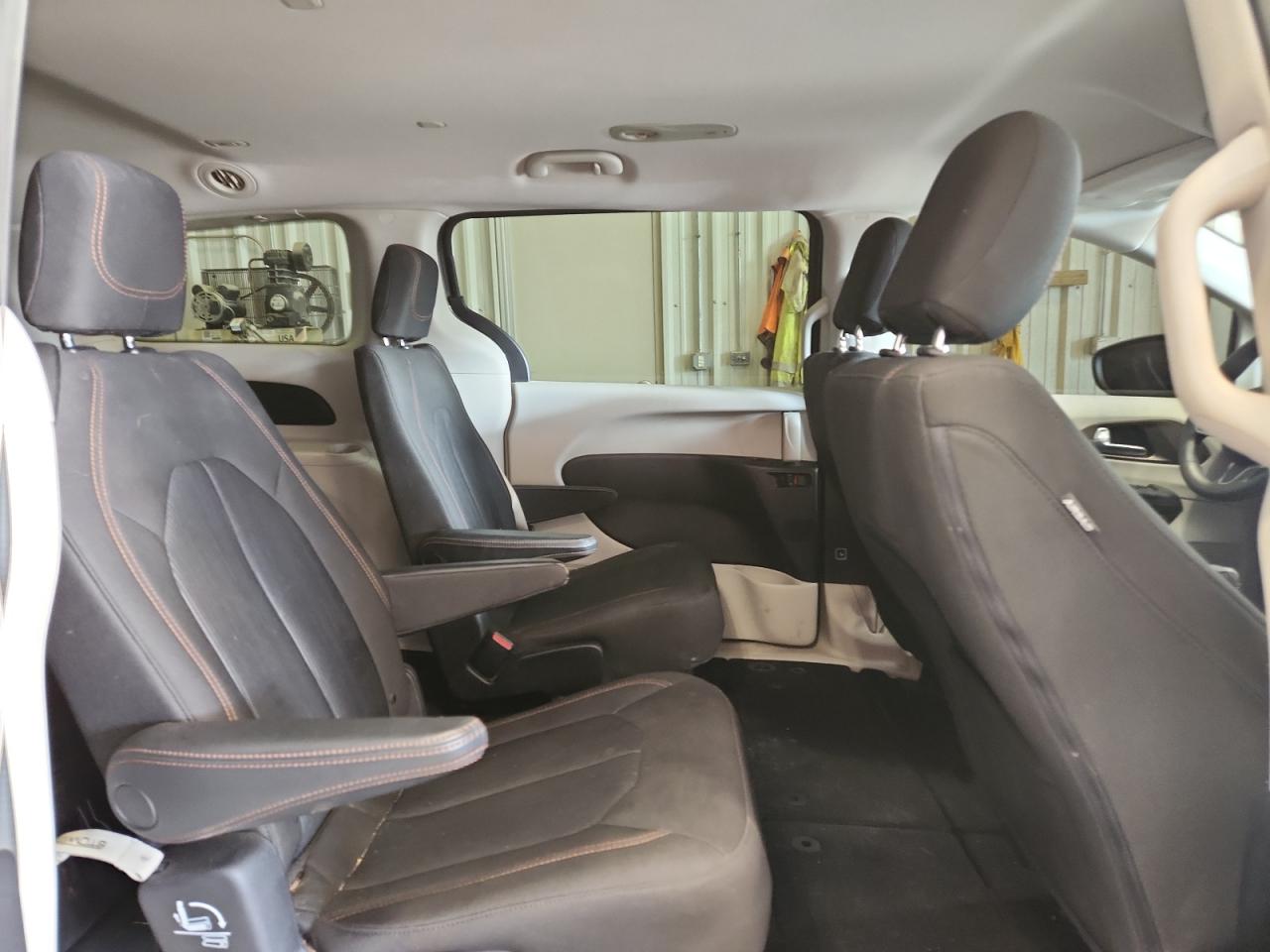 CHRYSLER PACIFICA TOURING