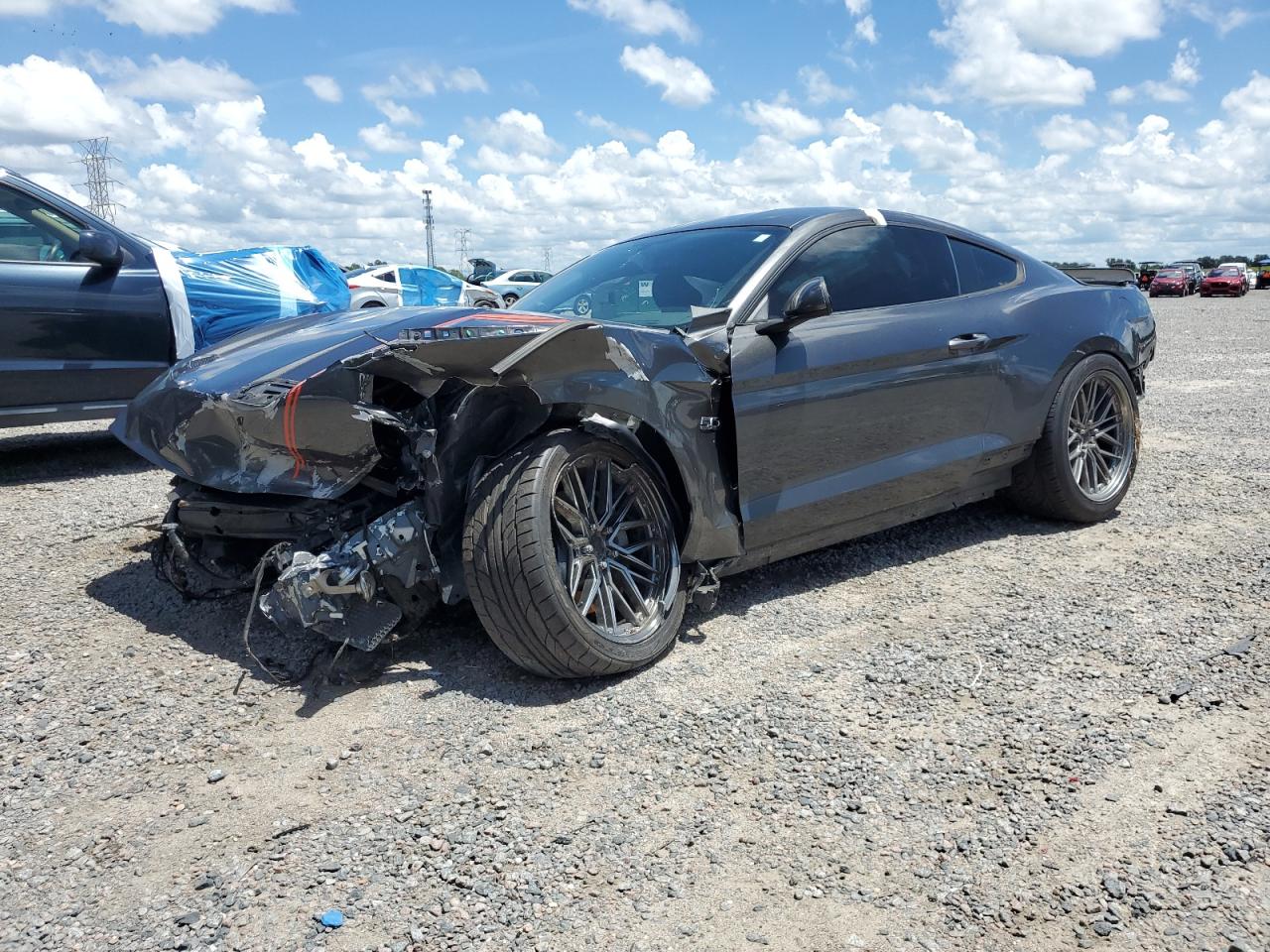  Salvage Ford Mustang