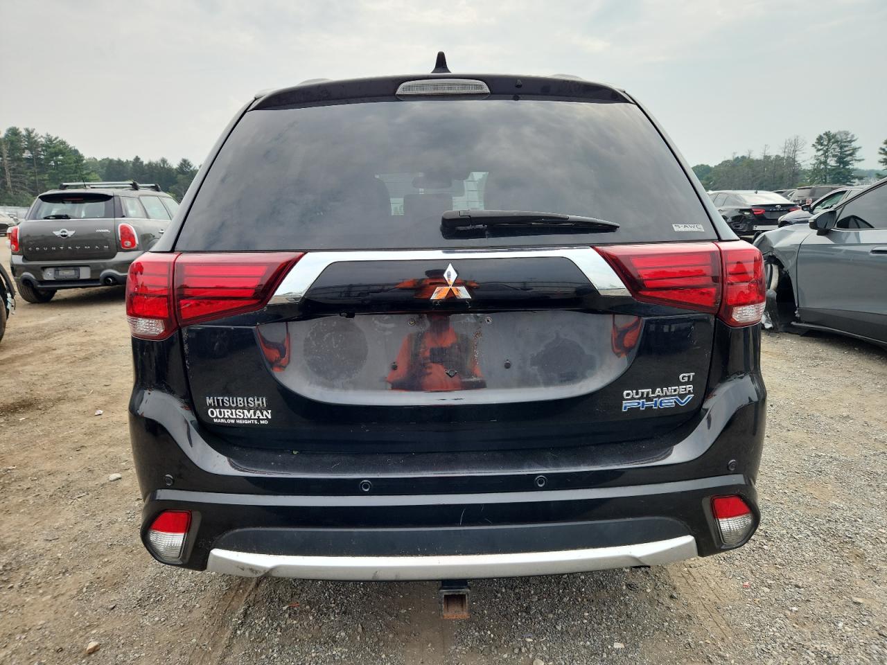 MITSUBISHI OUTLANDER SE