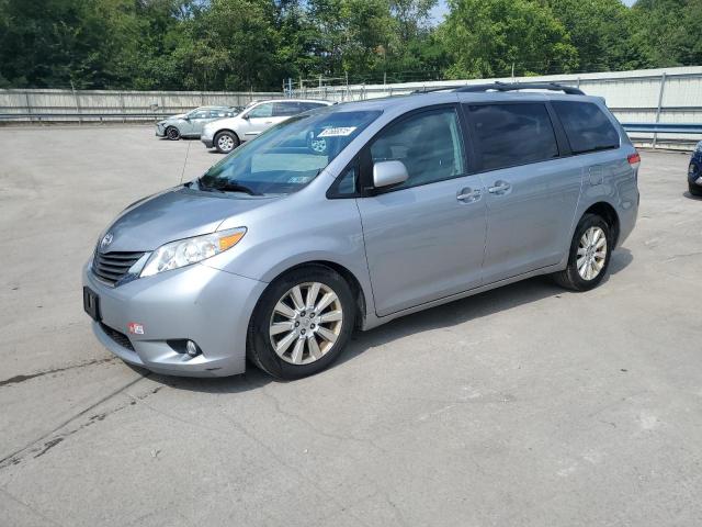 TOYOTA SIENNA XLE