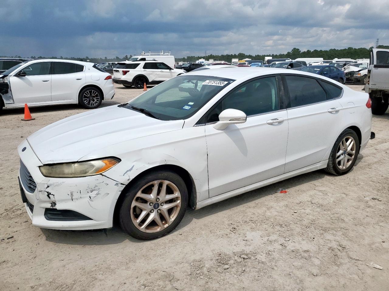 FORD FUSION SE
