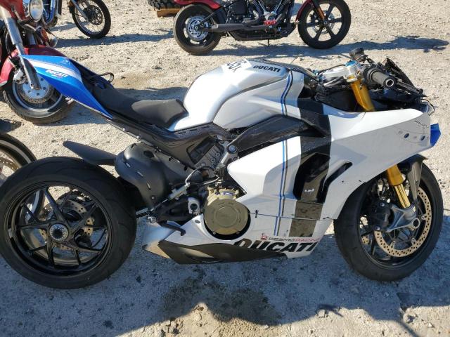 Global Auto Auctions: 2021 DUCATI PANIGALE V