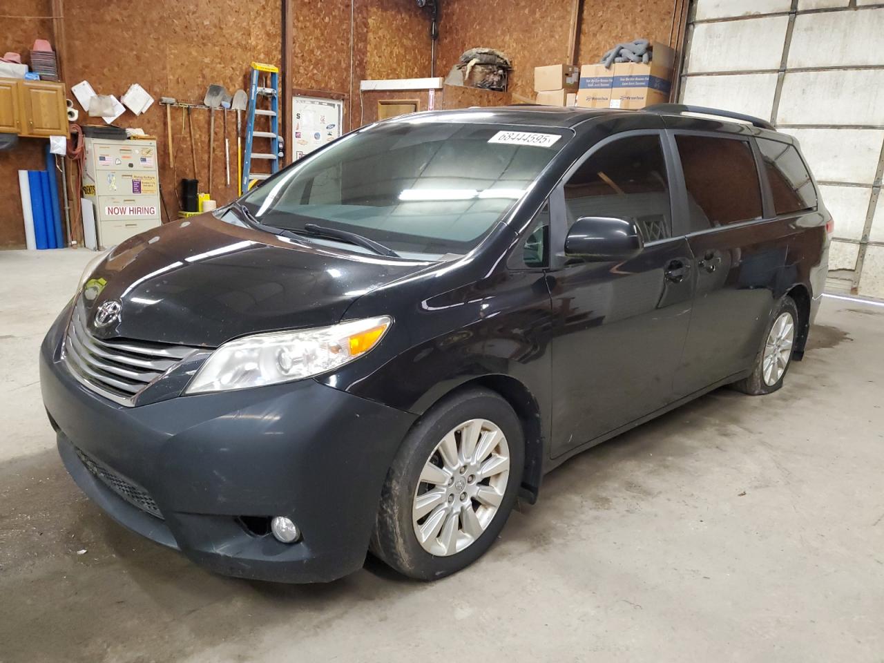 TOYOTA SIENNA XLE