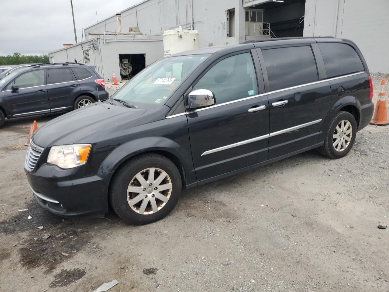 CHRYSLER TOWN & COUNTRY TOURING