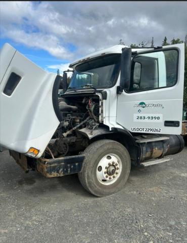 2002 VOLVO VHD #3240960196