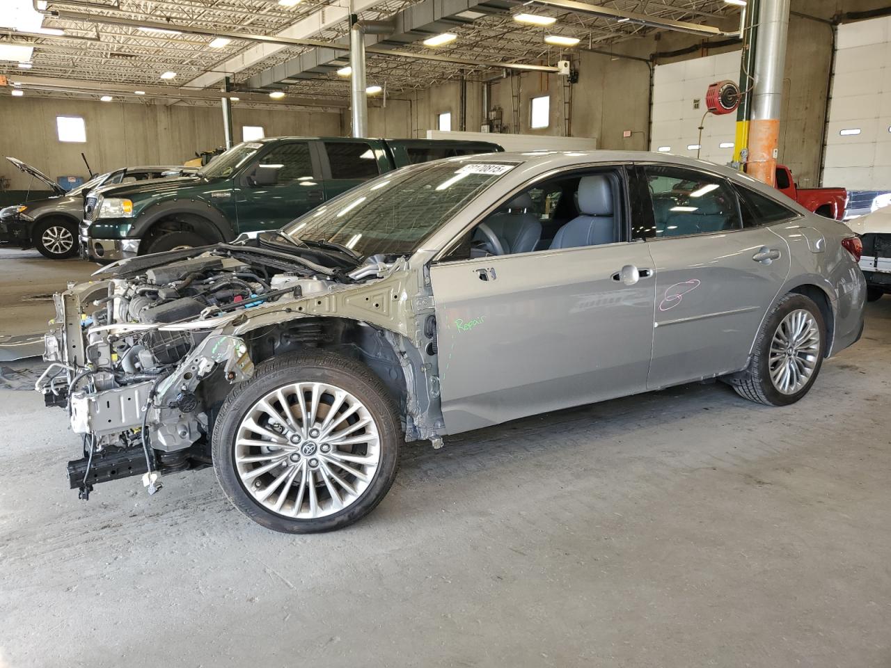 TOYOTA AVALON XLE
