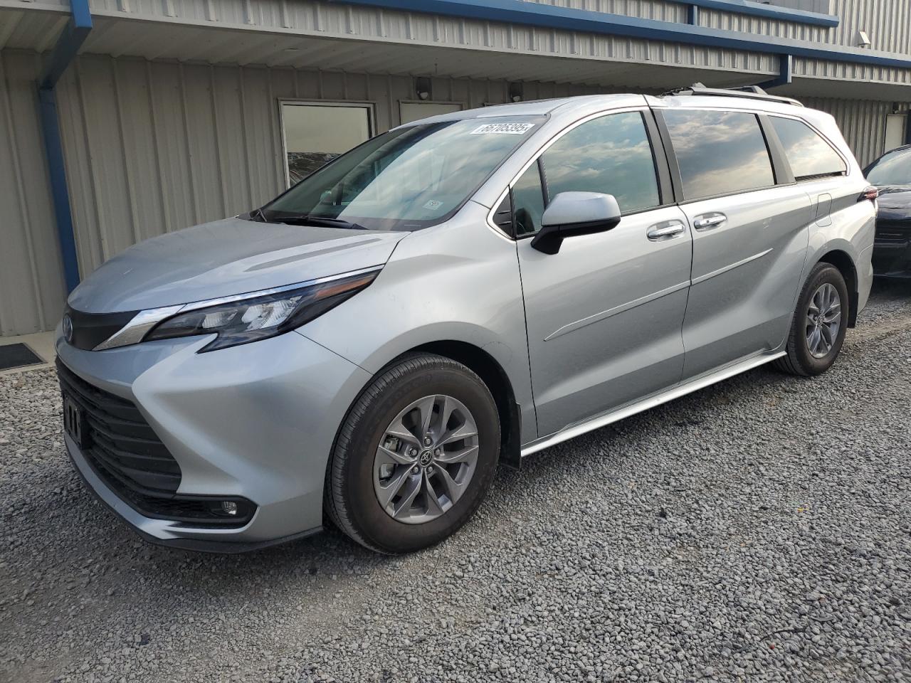 TOYOTA SIENNA XLE