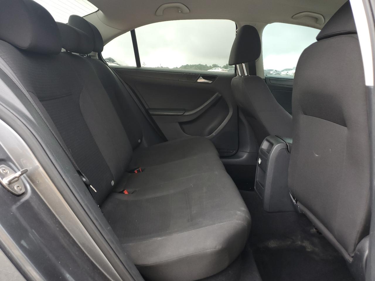 VOLKSWAGEN JETTA BASE