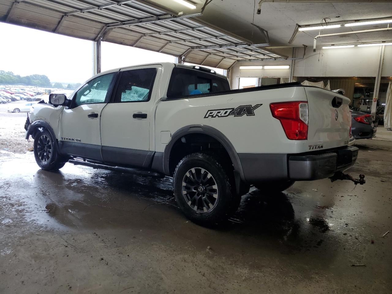 NISSAN TITAN SV