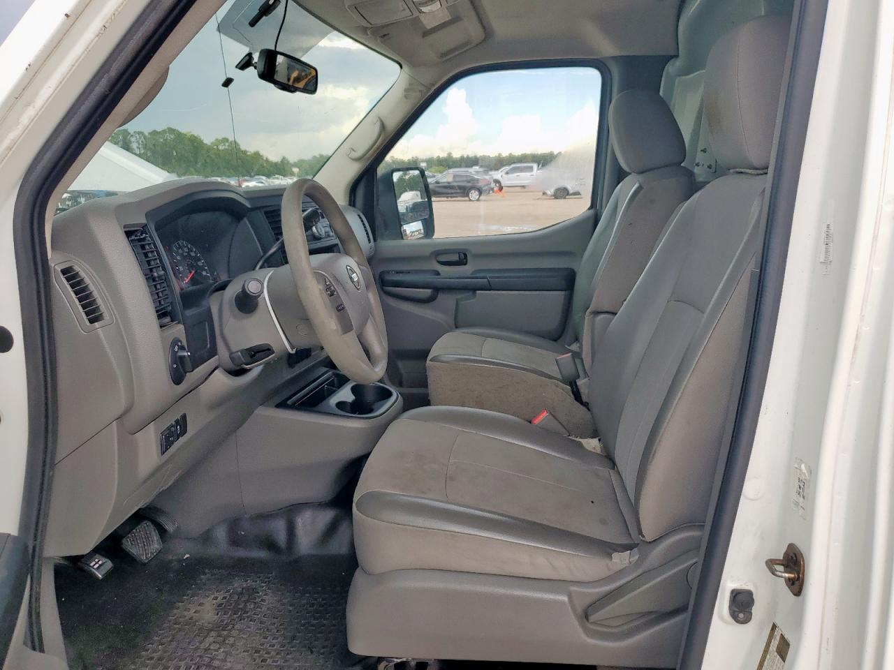 NISSAN NV1500 1500 S