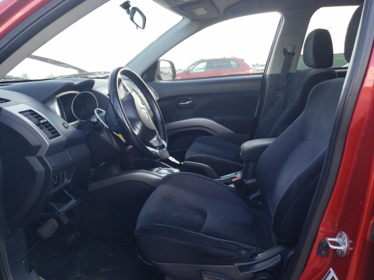 MITSUBISHI OUTLANDER ES