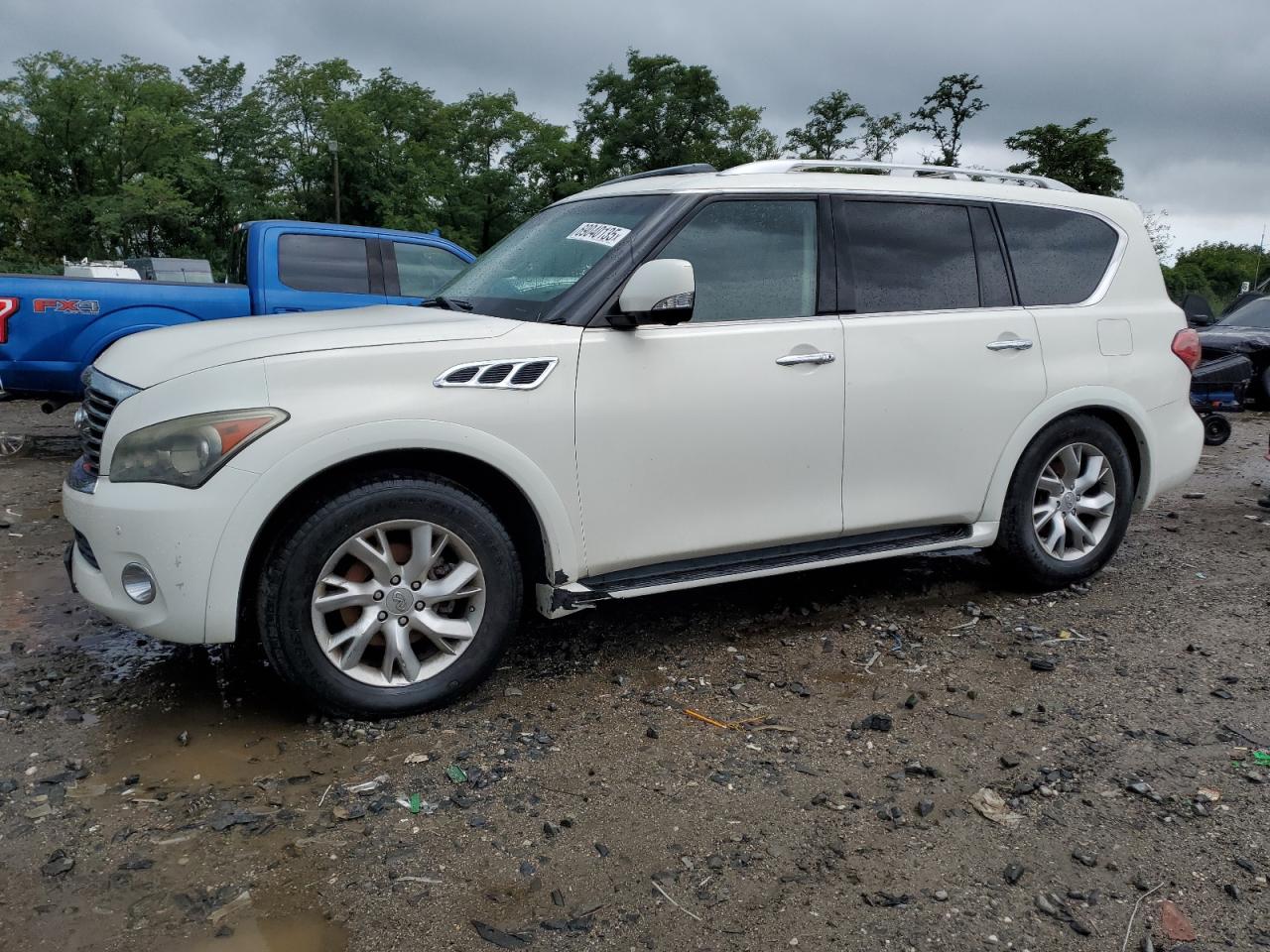 INFINITI QX56