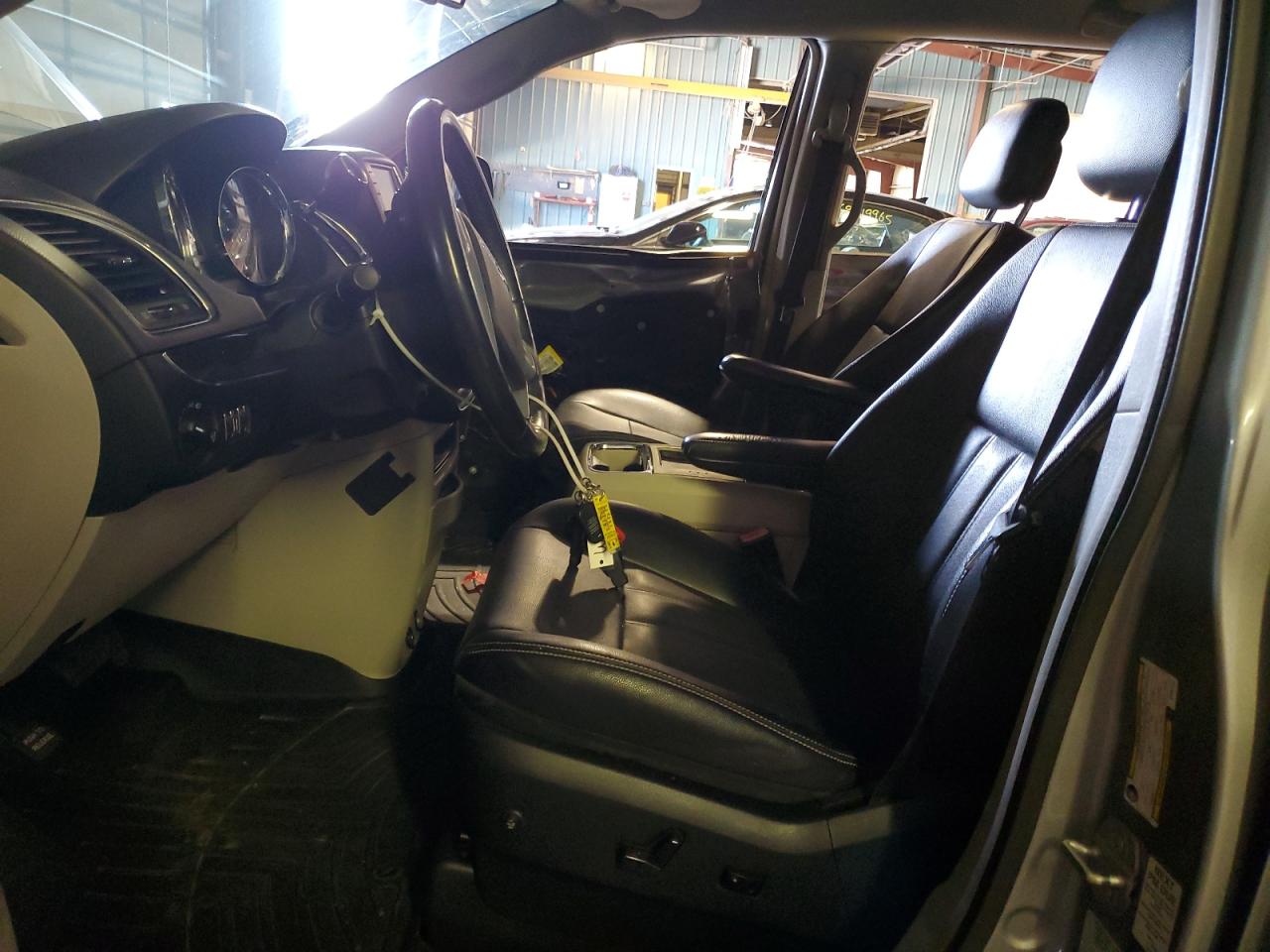 CHRYSLER TOWN & COUNTRY TOURING