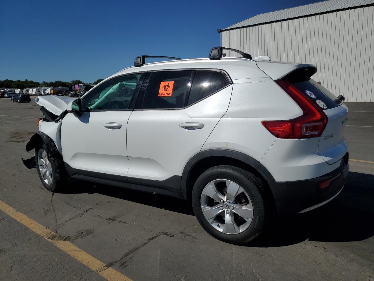 VOLVO XC40 T5 MOMENTUM