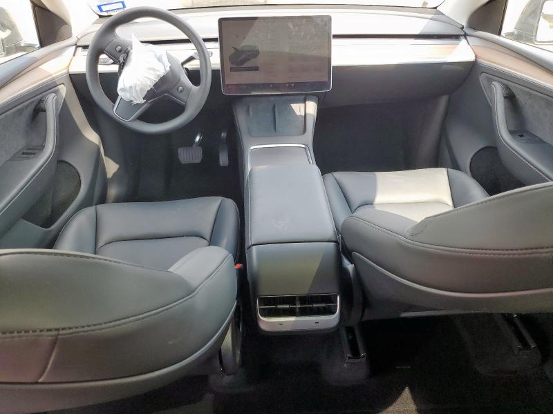 2024 TESLA MODEL Y 7SAYGDEE6RA303678