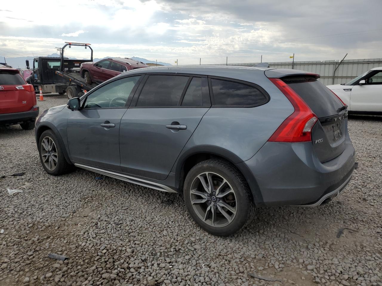 VOLVO V60 PREMIER