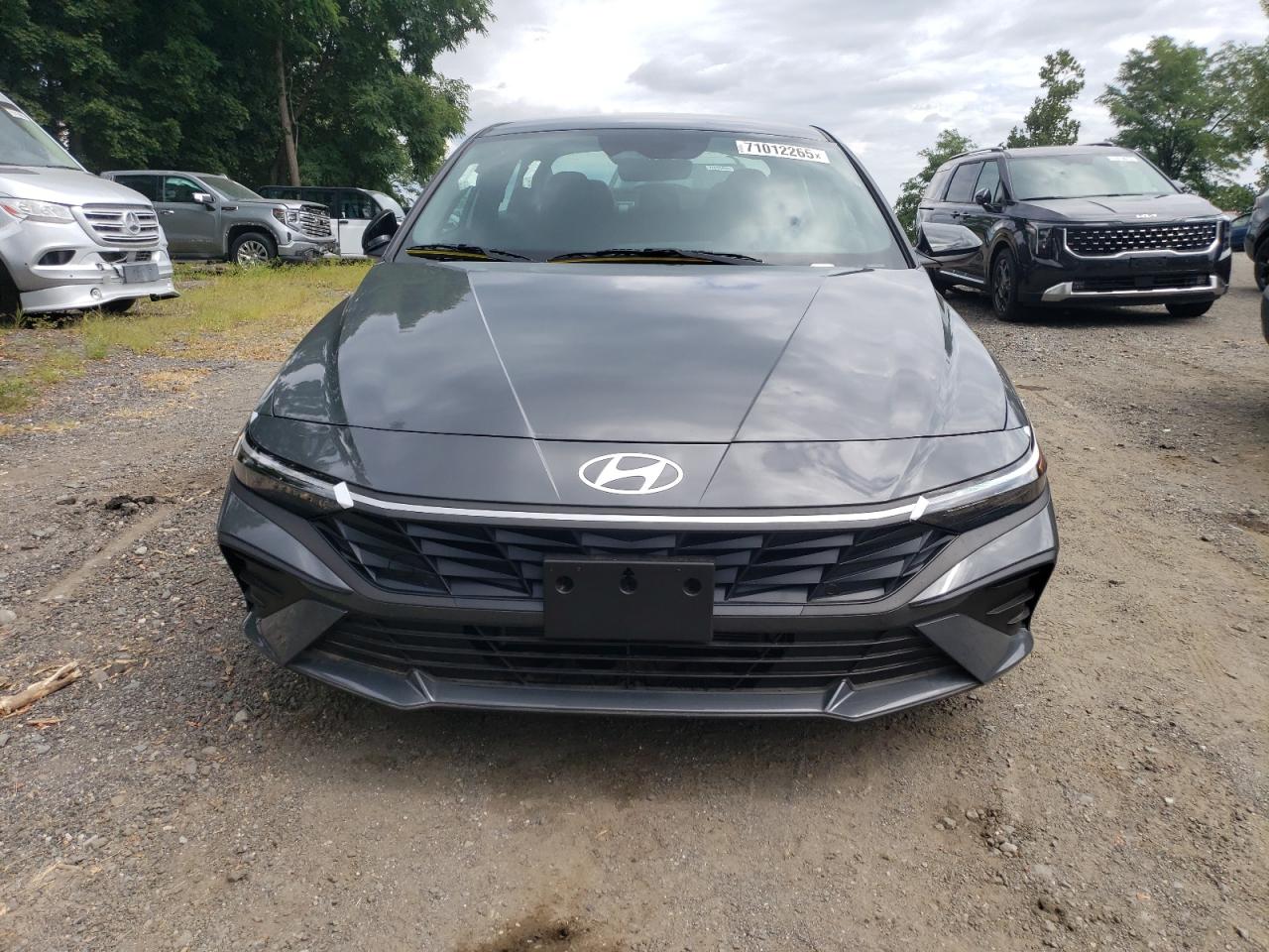 HYUNDAI ELANTRA BLUE