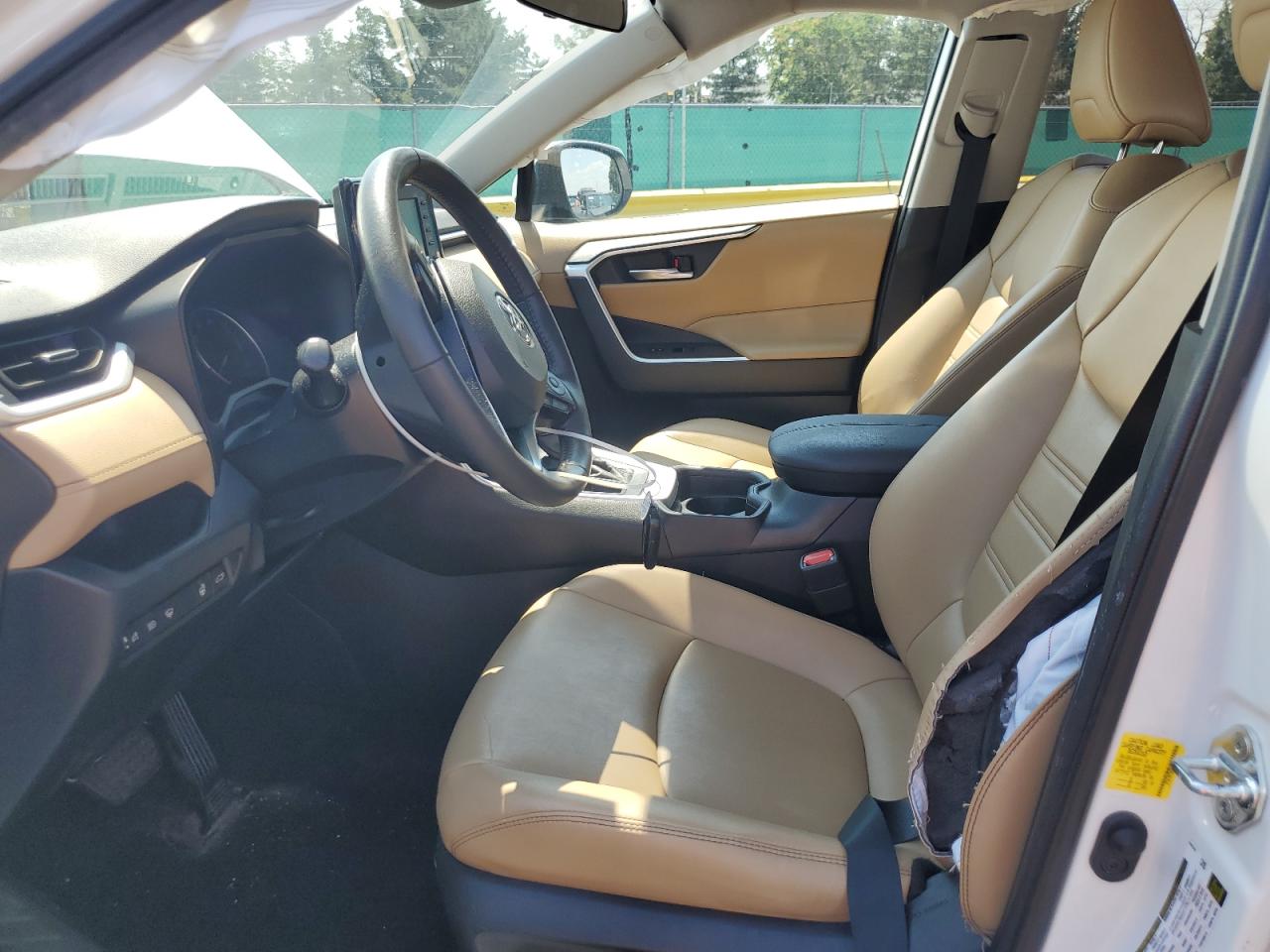 TOYOTA RAV4 XLE PREMIUM