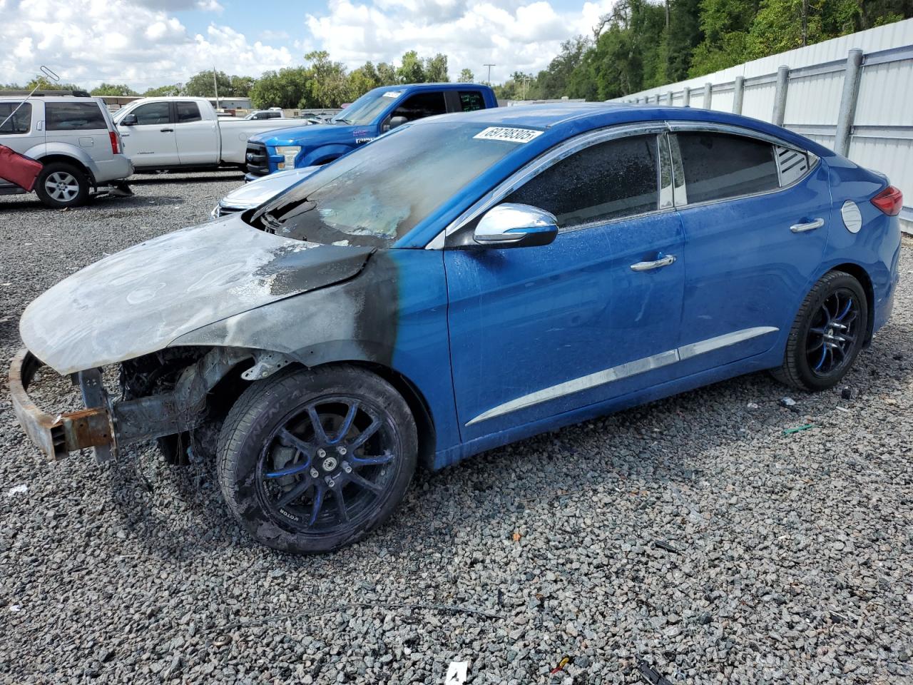 HYUNDAI ELANTRA SE