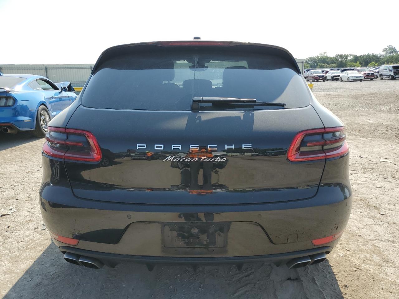 PORSCHE MACAN TURBO