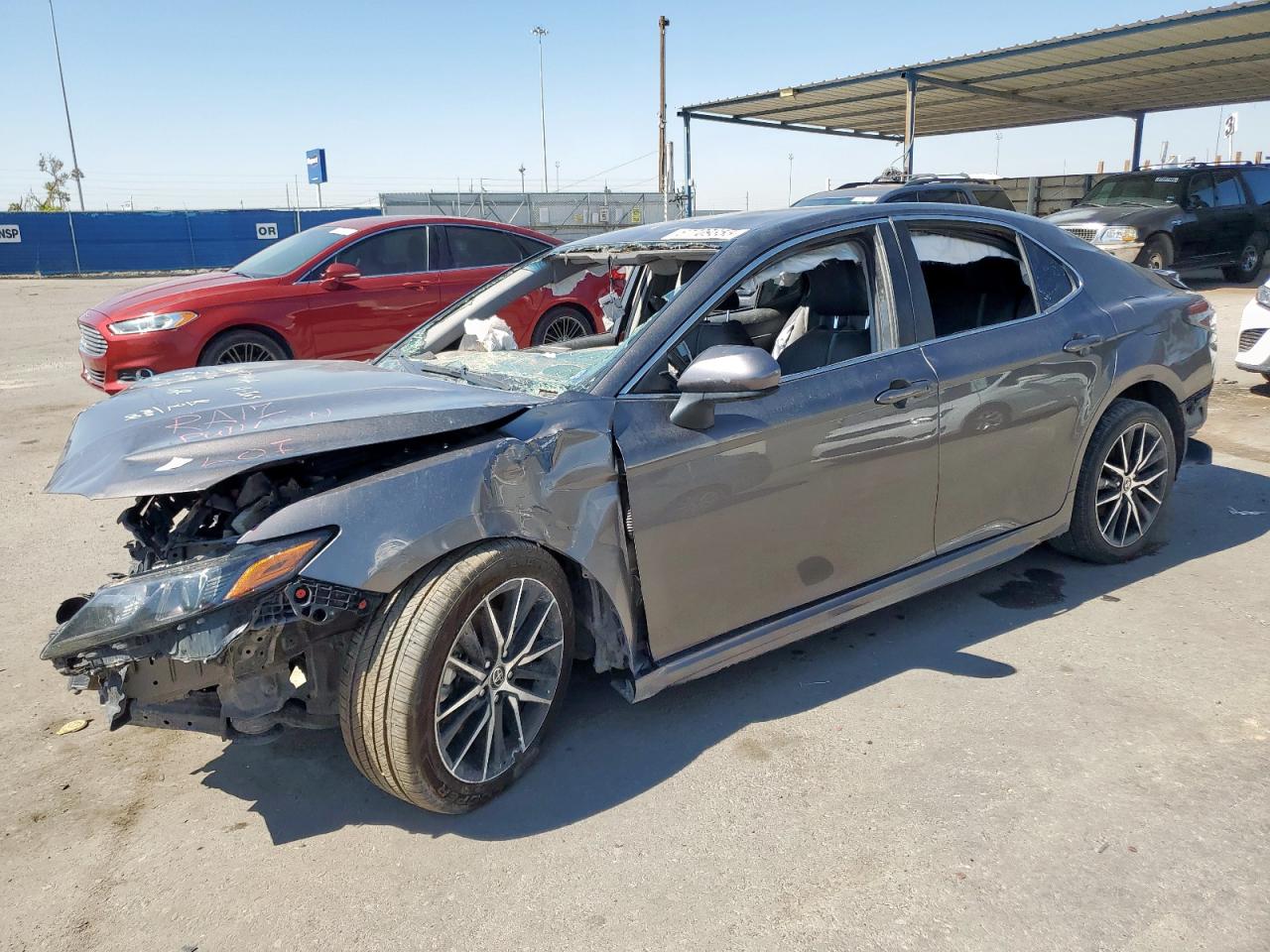 TOYOTA CAMRY SE
