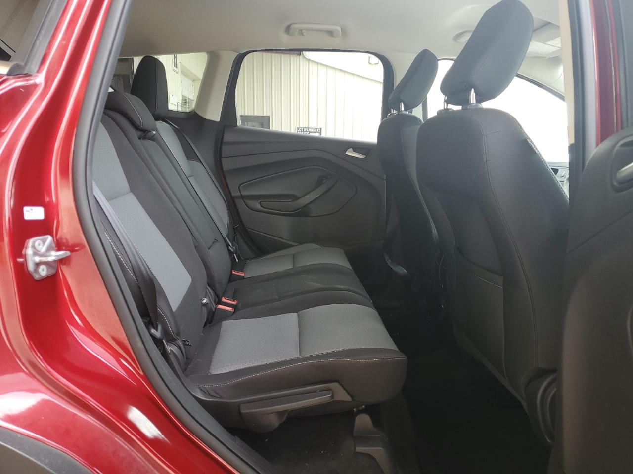 FORD ESCAPE SE