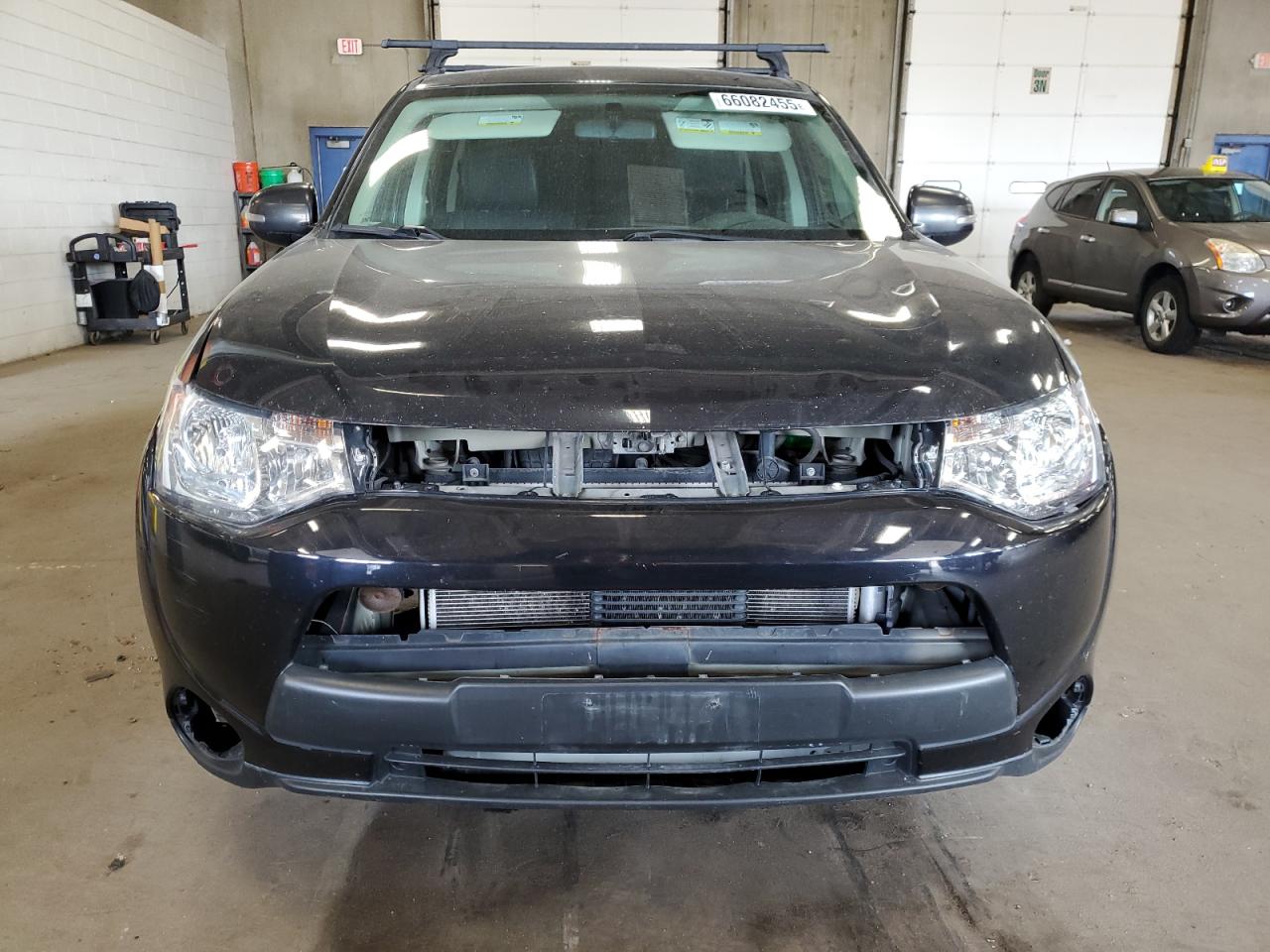 MITSUBISHI OUTLANDER SE